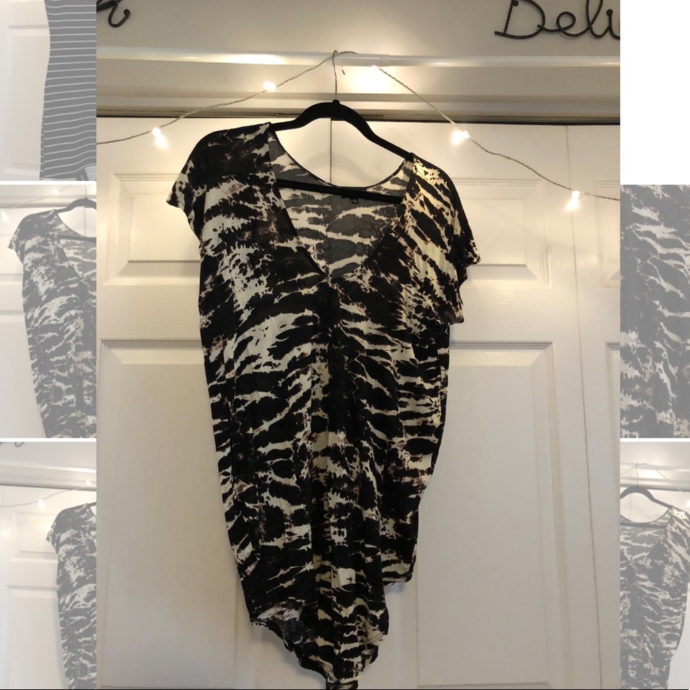 Aritzia t-shirt - Size XS